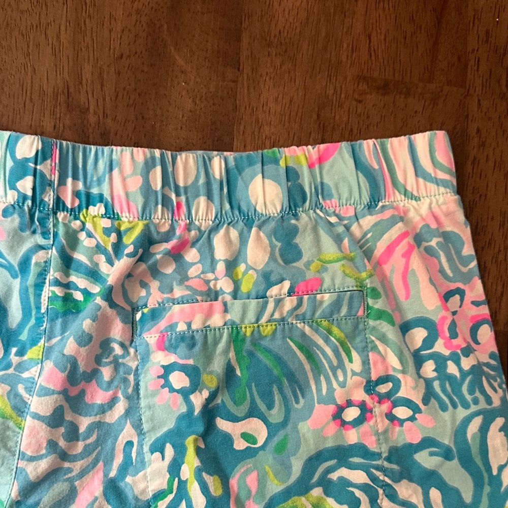 Lily Pulitzer Women’s Pastel Floral Print Casual Shorts Size S. GUC - Picture 10 of 12